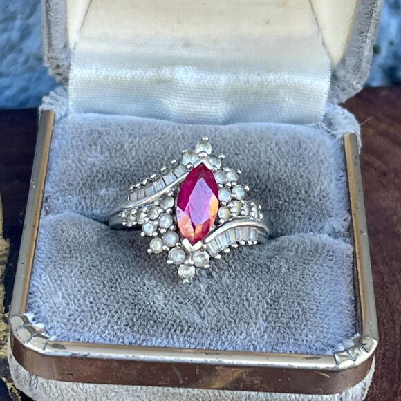 Vintage Pink Sapphire Ring in Size 7 1/4 sterling silver Costume Jewelry - Picture 7 of 10
